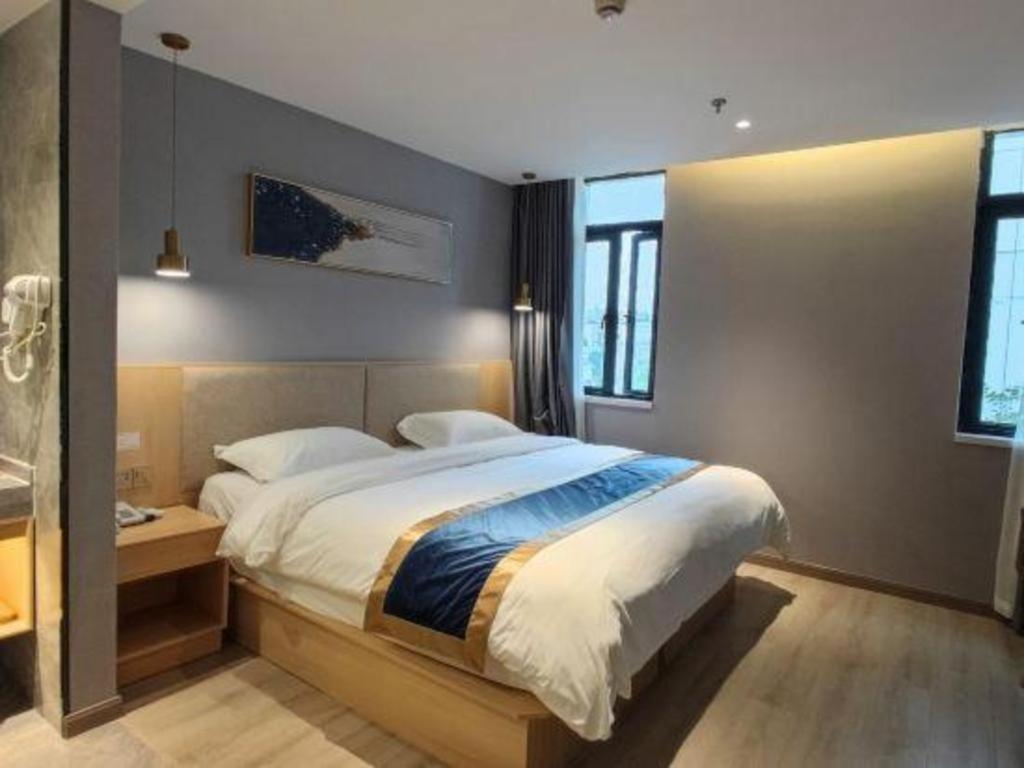 Shell Normal Hongcao Road Metro Station Guiping Road Hotel 2*
